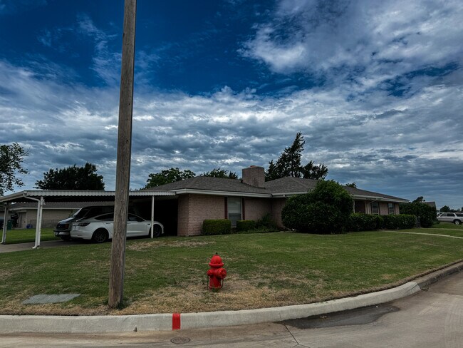 Photo - 2700 SW 85th St