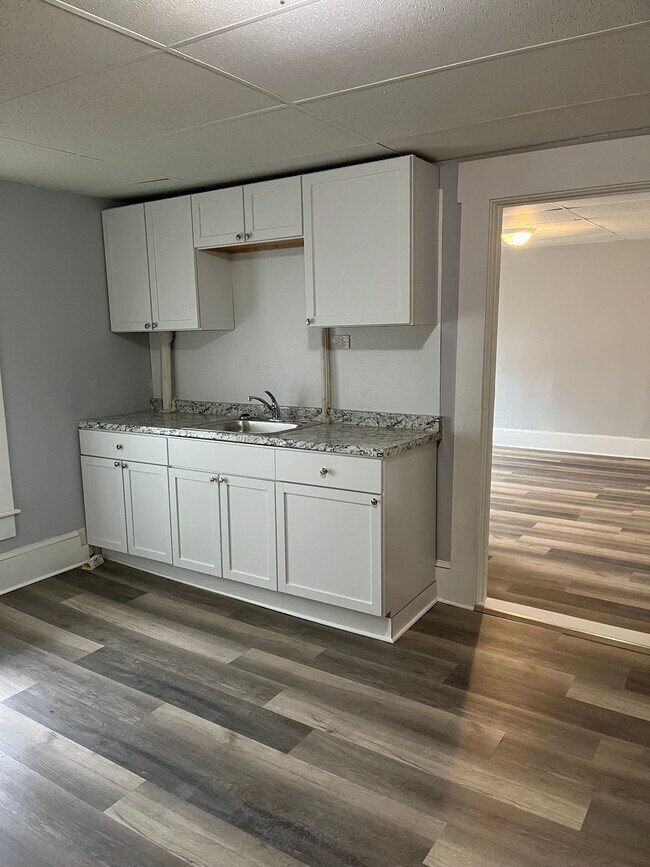 Photo - 510 Main St Unit 2 rental