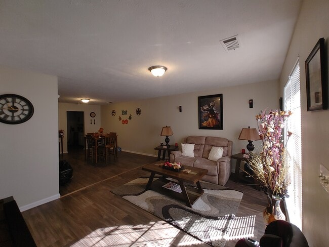Cross Creek Apartments