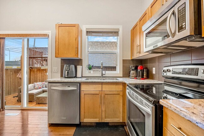 Photo - 149-123 23 Ave NW Unit ID1303238P