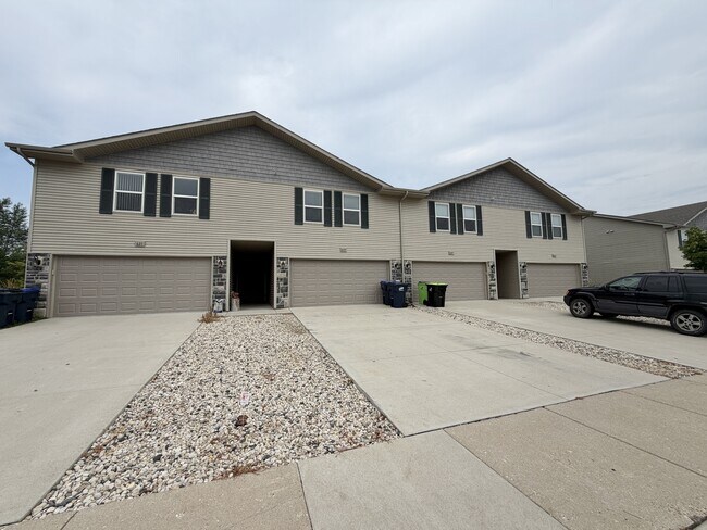 Photo - 619 McKay Way Unit 3