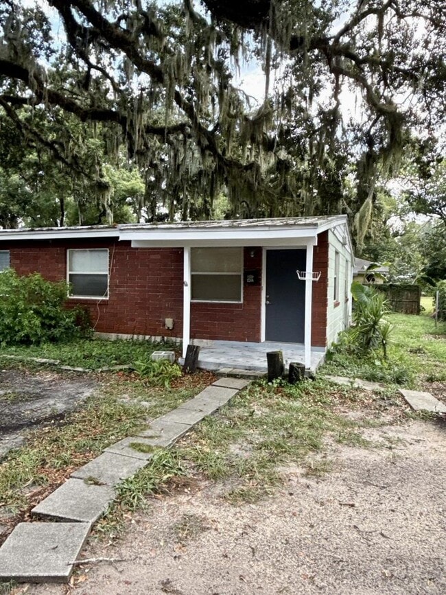 Building Photo - 2 bedroom in Jacksonville FL 32207 Rental