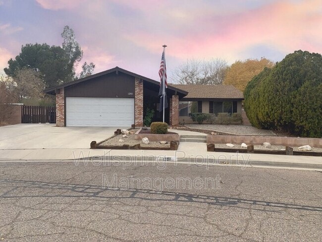 Photo - 1201 N Erwin St House