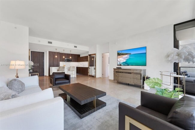 Photo - 88 SW 7th St Unidad 2107