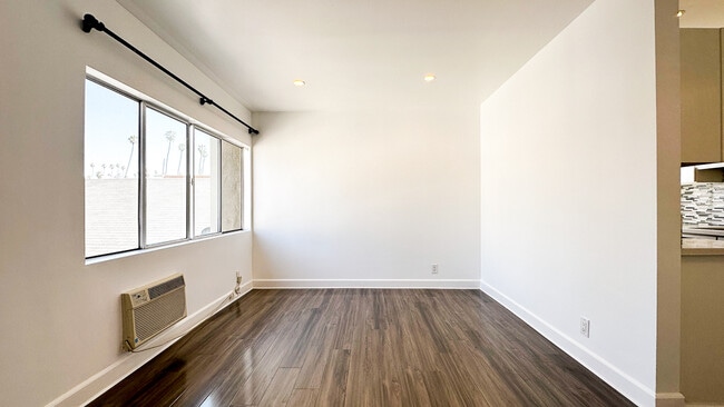 Photo - 319 Heliotrope Dr Unit 2