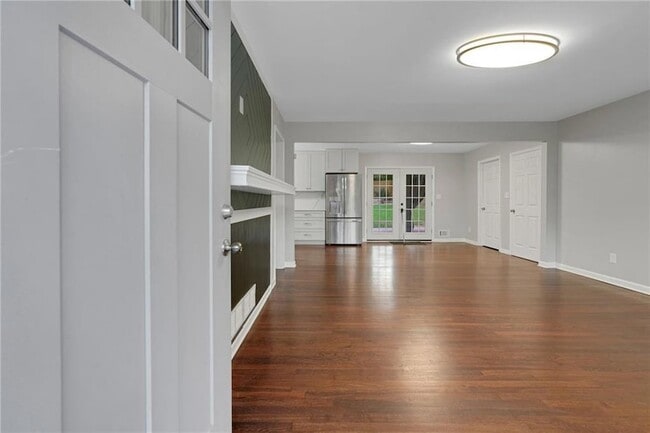 Photo - 2710 Dresden Dr