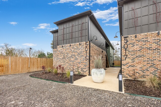 Photo - 5015 Reed Rd