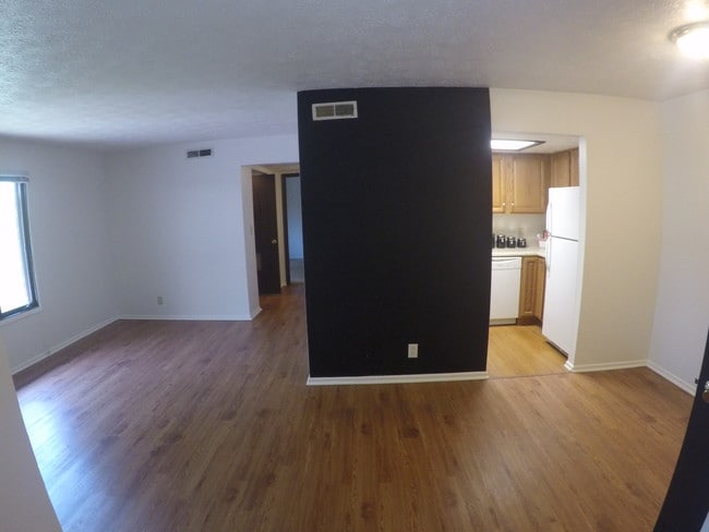 2 BR at 224 S Salisbury Living rm w/ graffiti wall