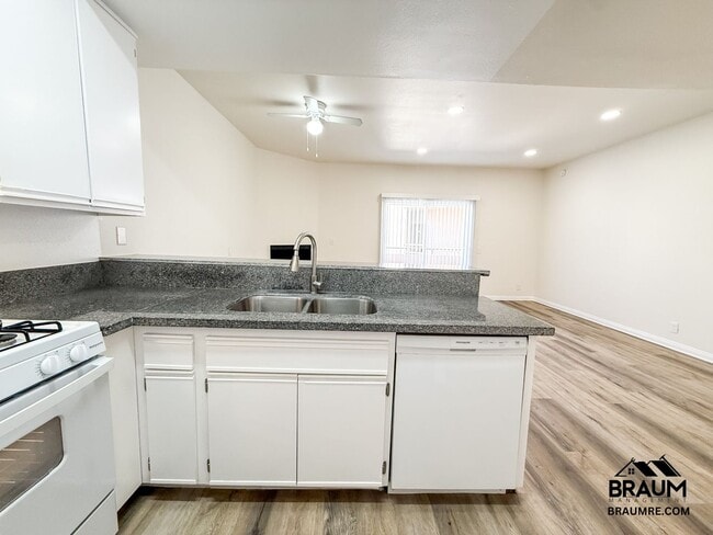 Photo - 11459 Collins St Unidad 204