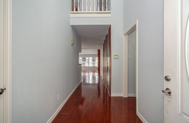 6823 Puerta Vista Ln
