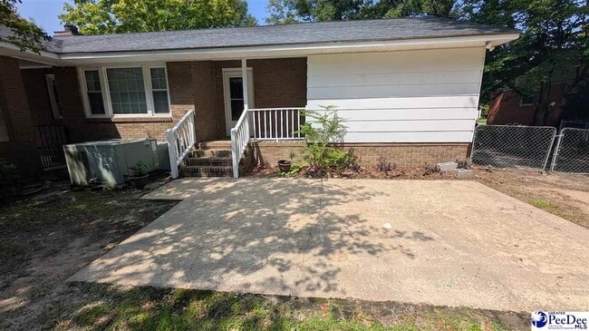 2262 Kingston Dr