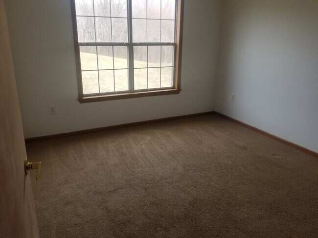 Photo - 1850 Lake St