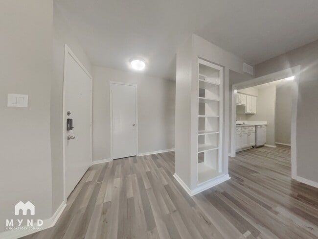 5625 Antoine Dr