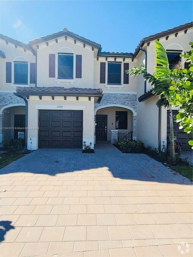Building Photo - 12724 SW 230th St Rental