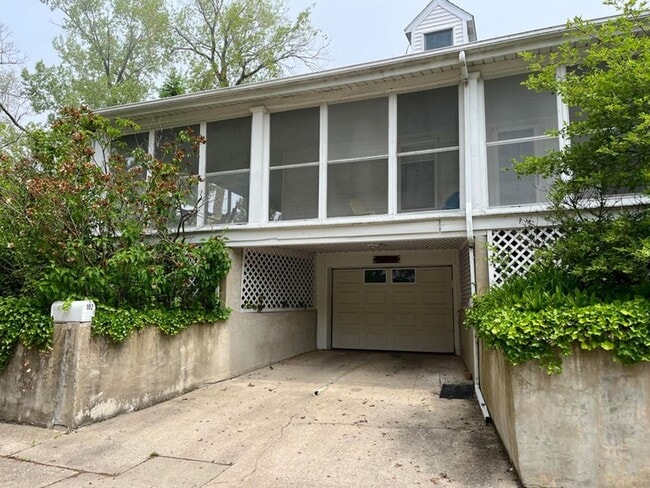 Photo - 102 N Pier St