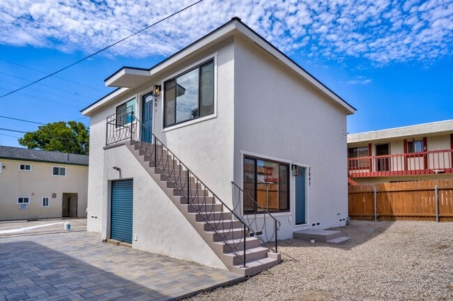 Building Photo - STUNNING 2BD/2BA IN NORTH PACIFIC BEACH! $... Unit 2047 Diamond Street Rental