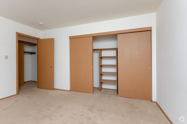 1BR, 1BA - Whitnall Gardens Apartments