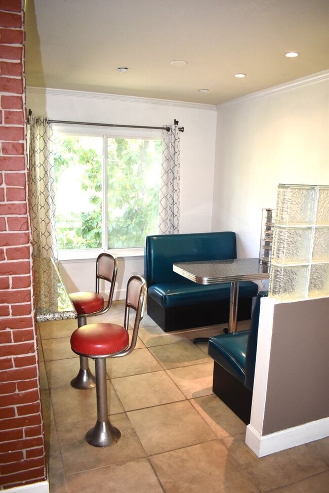 Photo - 6241 Riverside Blvd