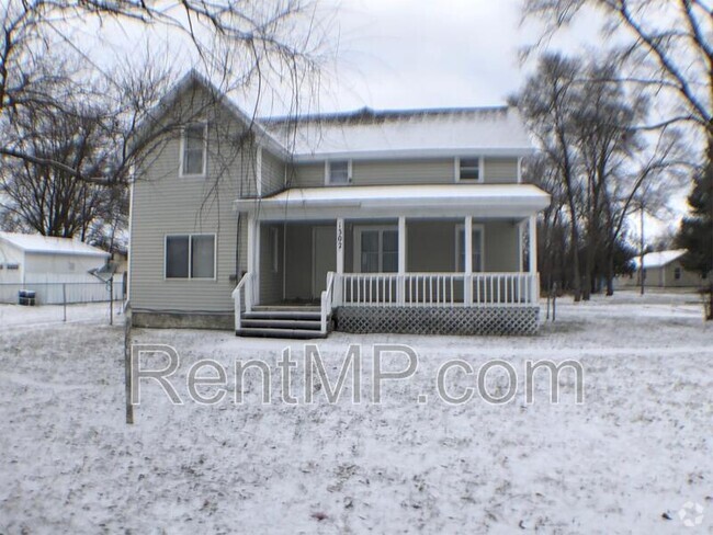 Building Photo - 1302 W Lyons St Rental