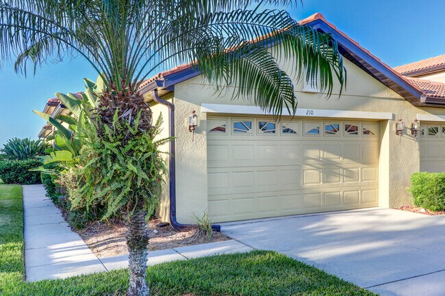 Photo - 210 Mystic Falls Dr Casa Adosada