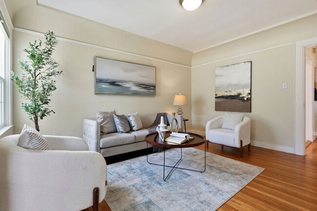 Photo - Charming Seacliff Top Floor Condo Unit with views of Golden Gate Bridge!