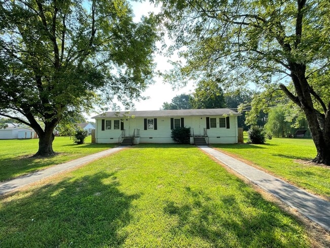 Building Photo - Location, Community, Quality Living. It Starts Here!