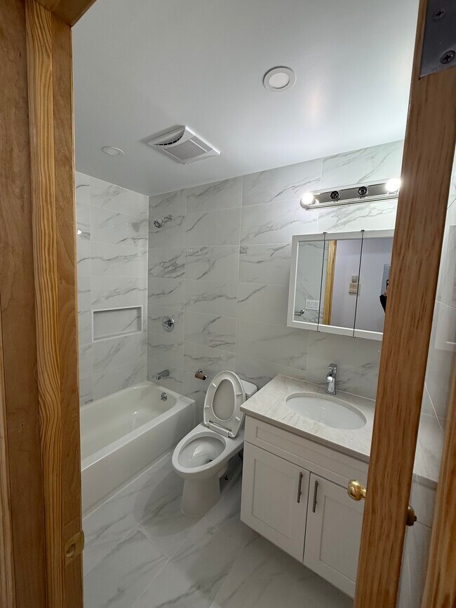 Photo - 59-09 48th Ave Unidad 3