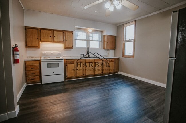 Photo - 24 W Main St Unit 2