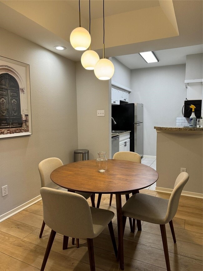 Photo - 4041 Drake St Unit 109