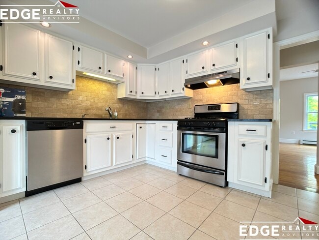 Building Photo - 26 Winslow St Unit 2 Rental