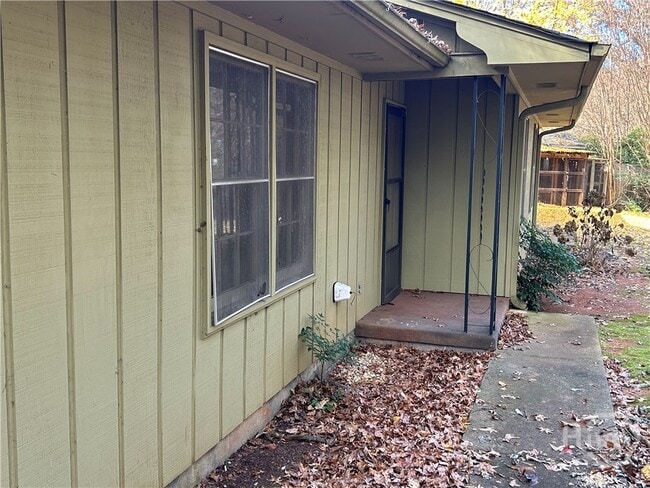 Photo - 627 Epps Bridge Pkwy