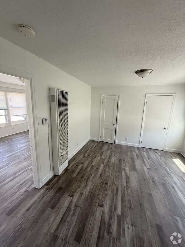 Building Photo - 402 Water St Rental