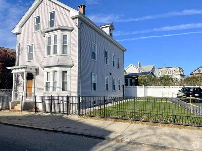 Building Photo - 113 Carpenter St Rental