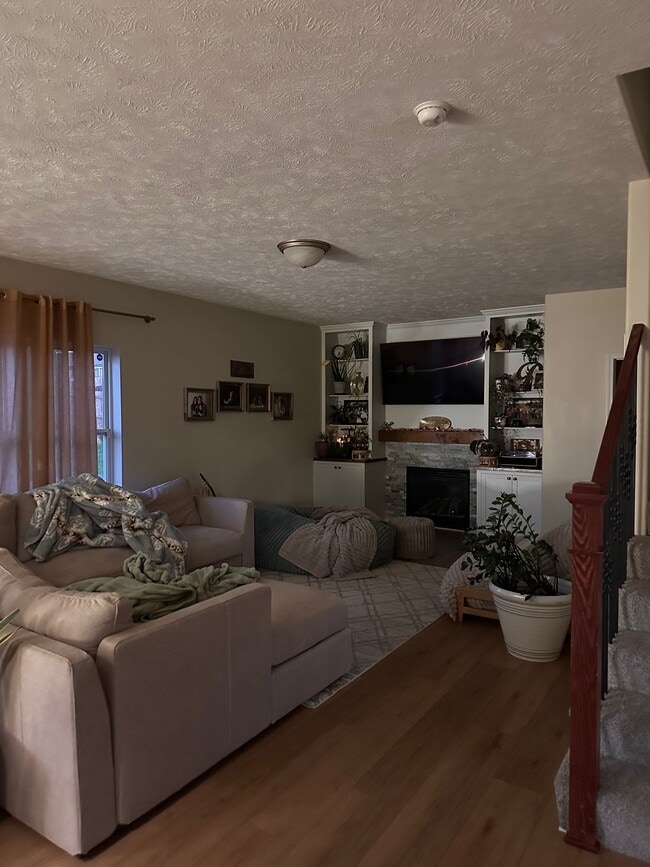 Photo - 19505 Wirt St