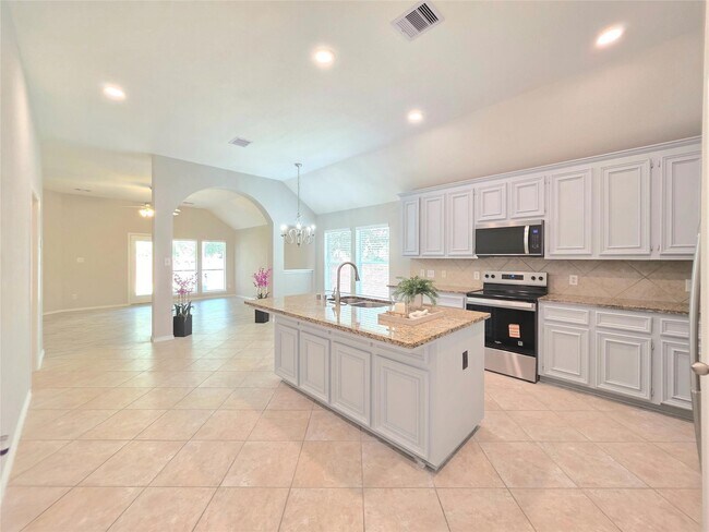 Building Photo - 17602 Haywood Oaks Dr