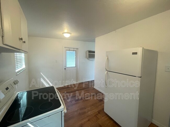 Photo - 8756 93rd Ave