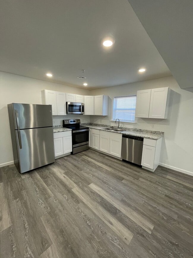 Photo - 411 E Doxey St