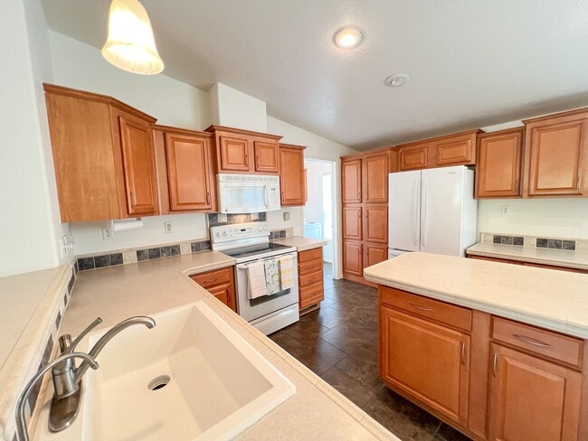 Photo - HOUSE - CORNVILLE - OAK CREEK VALLEY