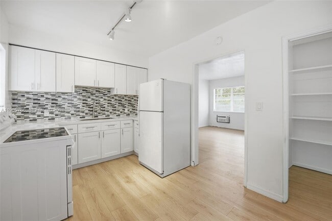 Photo - 3265 Franklin Ave Unit Downstairs