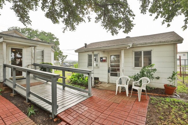 Photo - 14742 Hempstead Rd