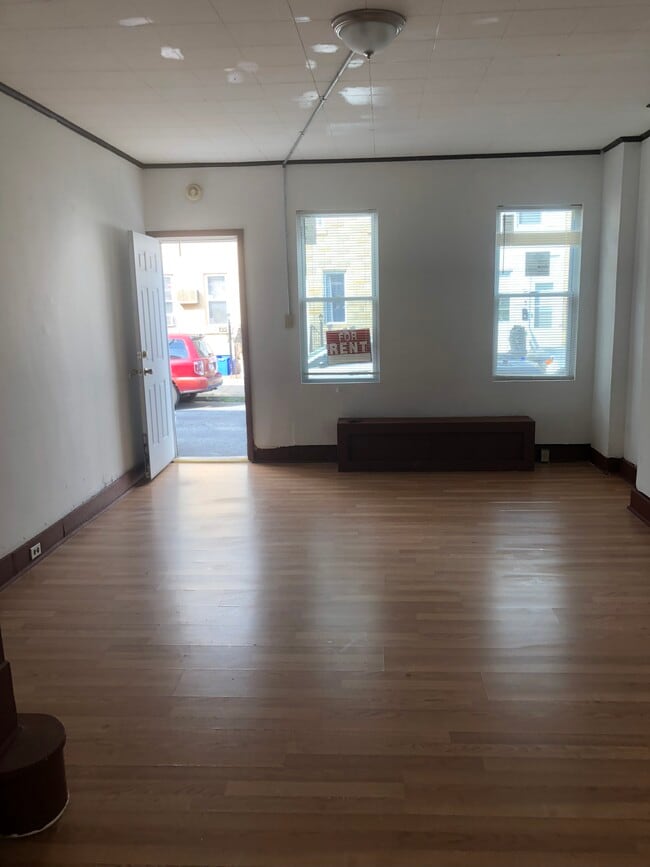 Building Photo - 1838 E Wensley St Rental