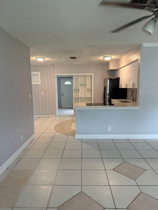 Photo - 2007 SW 12th Ct