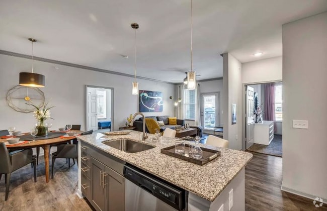 Building Photo - 20220 Bellaire Blvd Rental