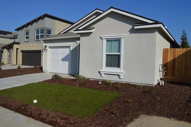4516 Lindsey Ln