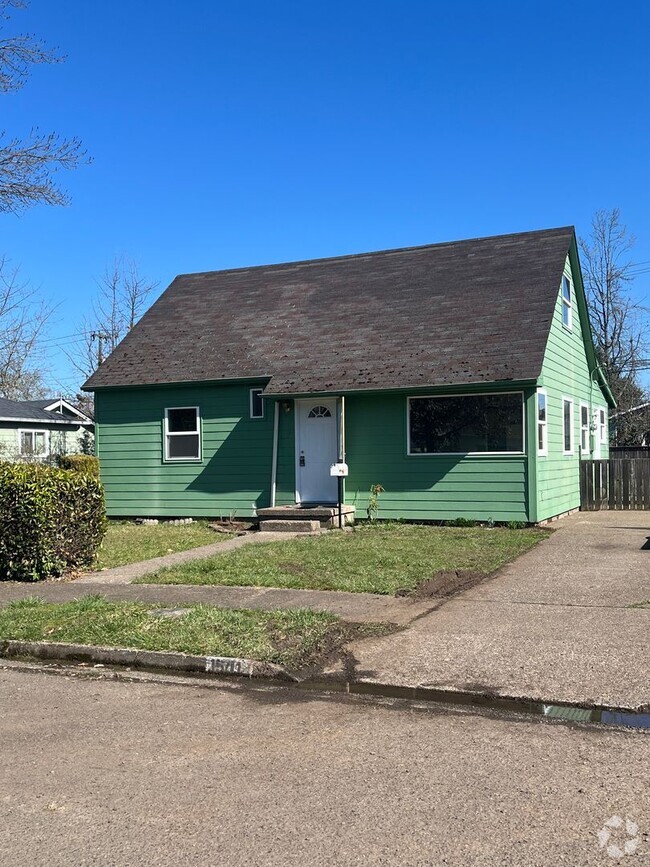 Building Photo - 4-Bedroom 1 1/2 bathroom home in Eugene