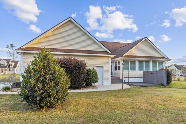 Photo - 202 Tidewater Dr