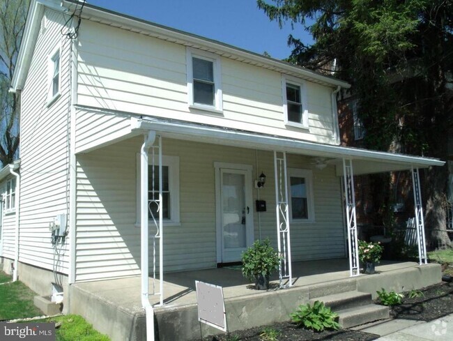 Building Photo - 38 Marple Ave Rental