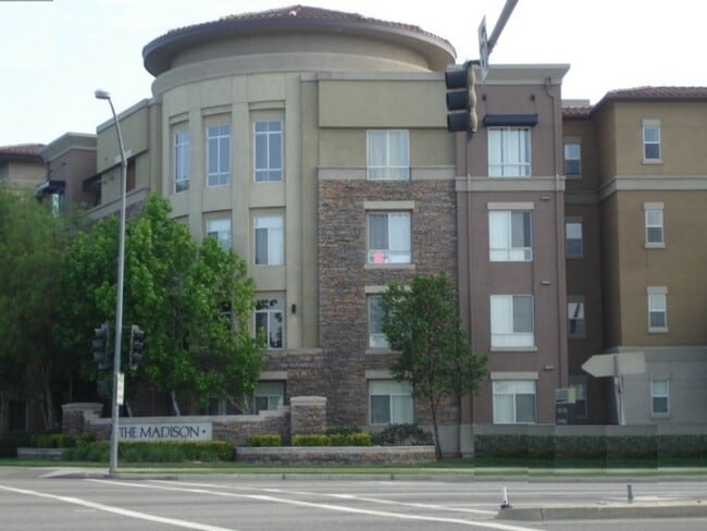 Building Photo - 24505 Town Center Dr Unit 7104