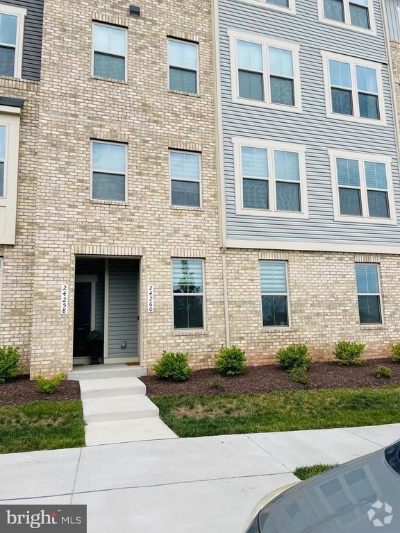 Building Photo - 24260 Thurso Sq Rental