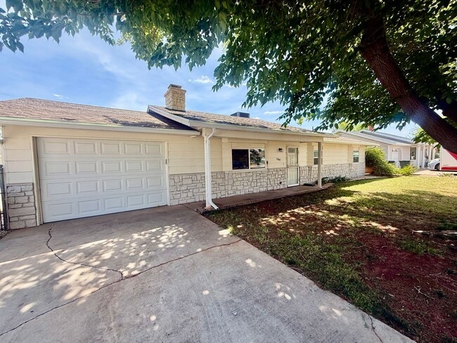 Building Photo - Pet-Friendly 4-BR Home in Santa Clara with RV Parking